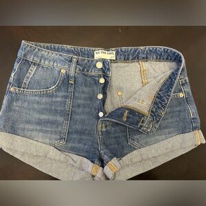 Free People, We The Free beginners luck slouch shorts. Size 27.